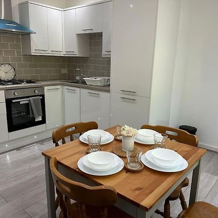 Apartament A Luxuary Get-Away Huddersfield Zewnętrze zdjęcie